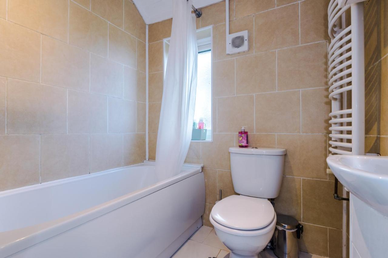 Nice Three Bedroom House In Manchester Kültér fotó